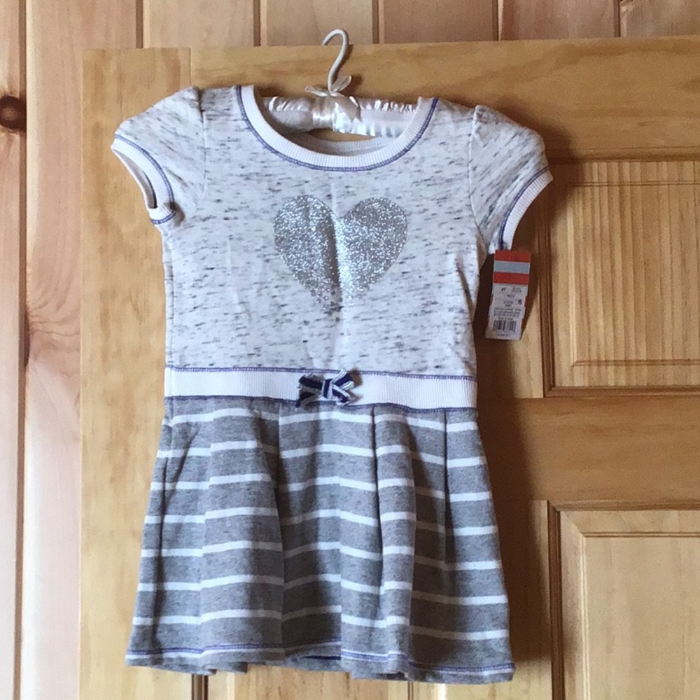 Girl’s dress